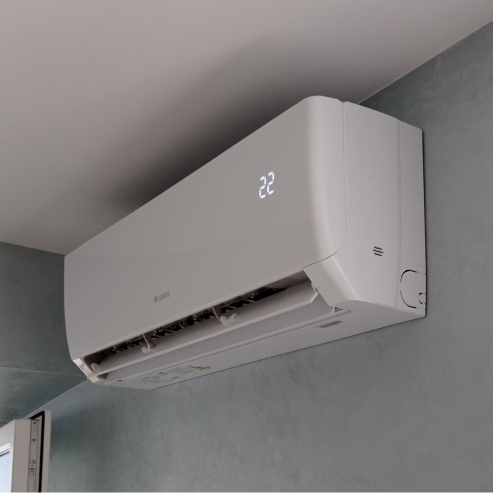 Кондиціонер Gree Cosmo GWH24AWEXF-K6DNA1A, інверторний, до 70 кв. м