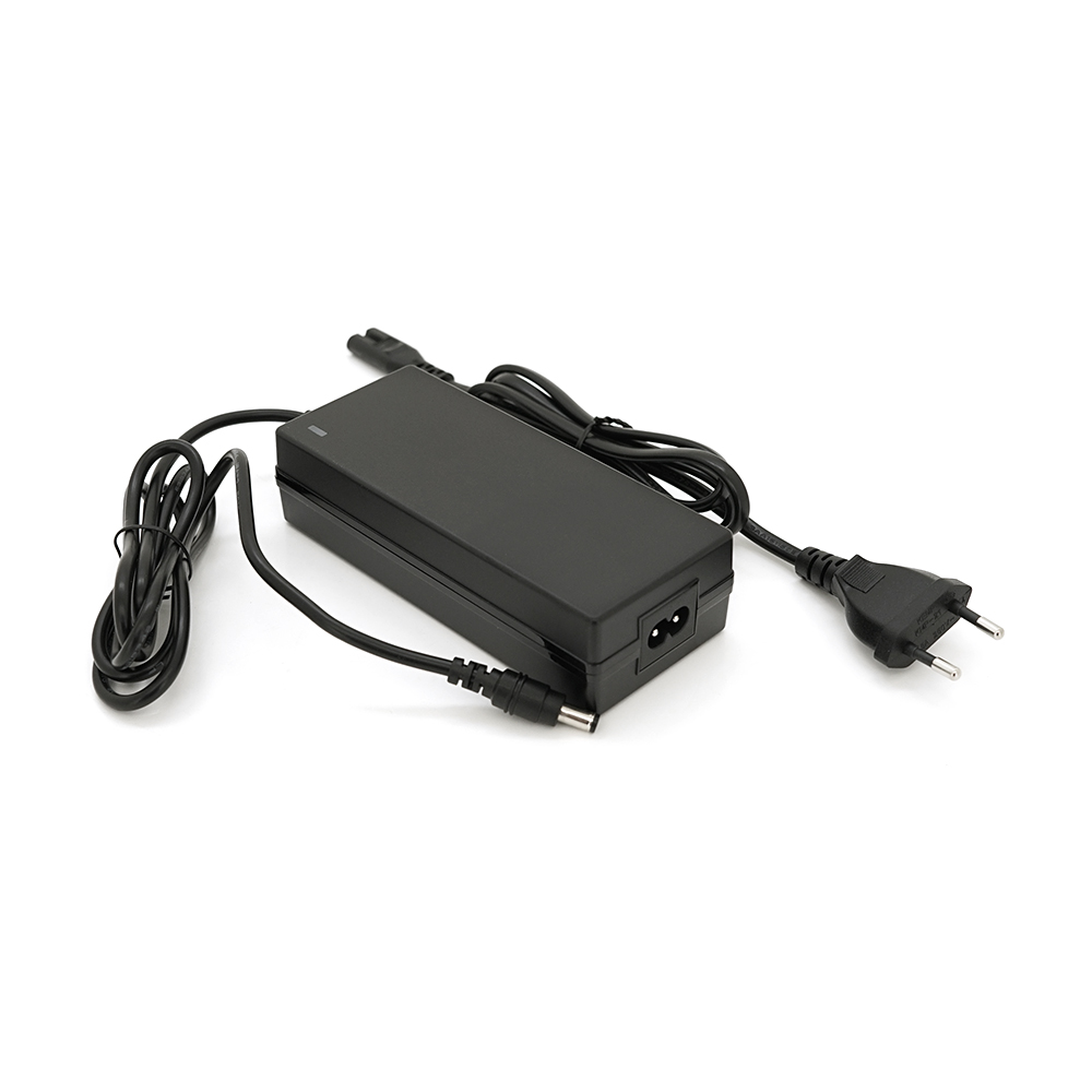 Зарядна станція Optonica B1000-A1. Об'єм 1036.8Wt/h, Потужність 1000W. Out:AC230, 2хDC13.3V/10A, USB-3x5V/2.4A, Type-C 100W(PD), 332х245х255мм. 9.1кг