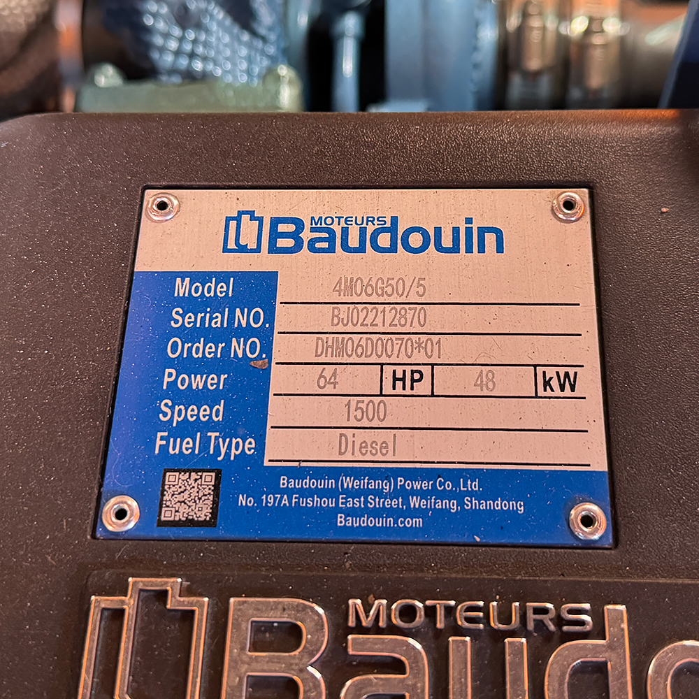 Дизельний генератор OYAL OYB-55 BAUDOUIN 4M06G55-5 55KVA/48KW, Альтернатор OYL224D, витрата 75% навантаження - 8,8 літрів/год, 230/400 В, 50 Гц (AVR+ATS), 2400x1000x1500 мм, 1050 кг, 170 л