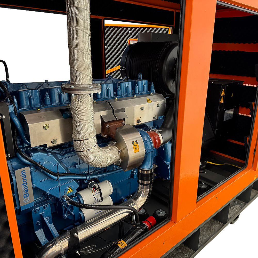 Дизельний генератор OYAL OYB-275 BAUDOUIN 6M16G275/5 275KVA/220KW, Альтернатор OYL270J, витрата 75% навантаження - 42,2 літри/годину, 230/400 В, 50 Гц (AVR+ATS), 3900x1200x2050 мм, 2795 кг, 520 л